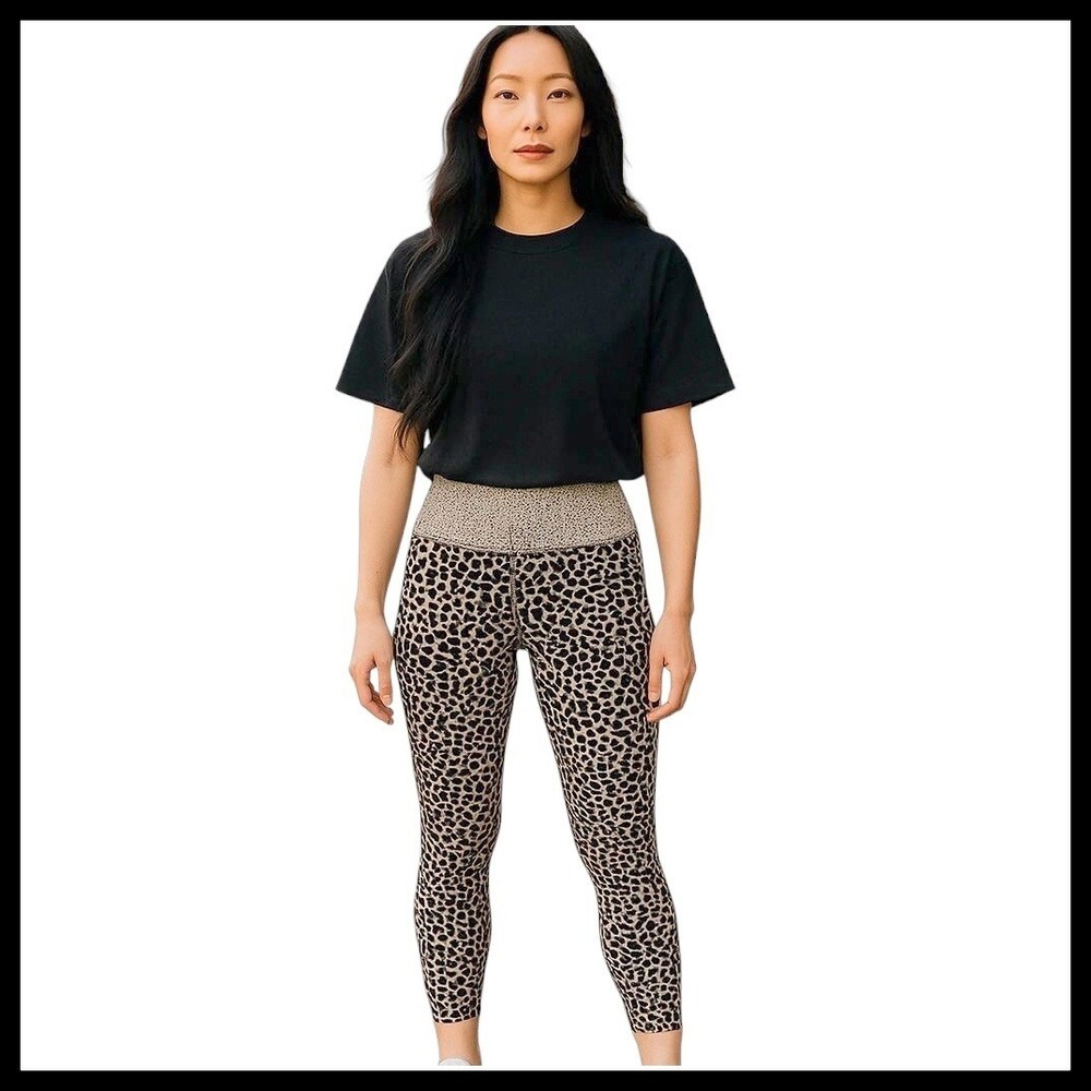 Lululemon Leopard Print High Rise Crop Leggings Athletic Pants Wunder Under
